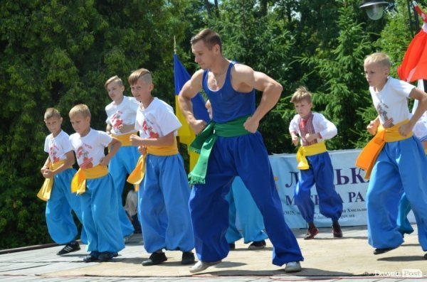 У Луцьку відзначили День молоді та День Конституції. ФОТО