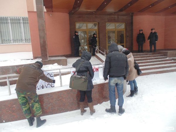 «Бандити і міліція – одна коаліція» - у Луцьку «тролять» управління МВС. ФОТО