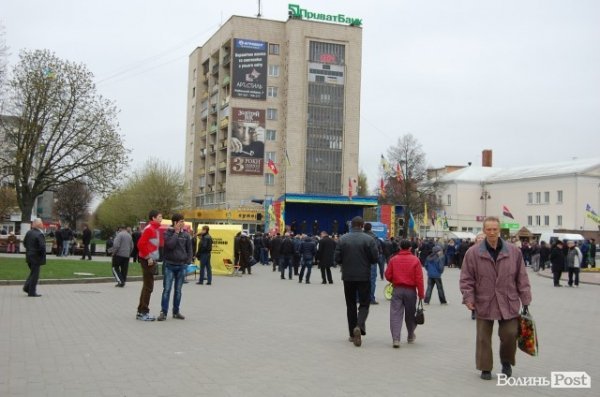 У Луцьку – святкове віче. ФОТО