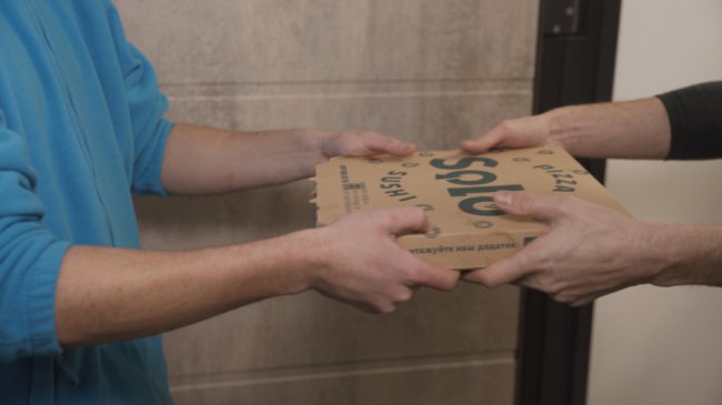 Відома у Луцьку мережа піцерій запустила сервіс блискавичної доставки*