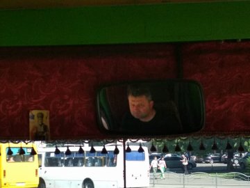 «Зірка Фейсбуку»: у мережі «прославили» водія луцької маршрутки. ФОТО