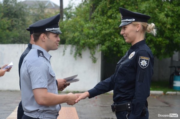 У Луцьку поліцейські отримали нові погони і звання. ФОТО