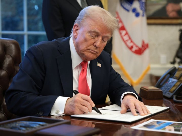 Трамп розповів, коли поверне санкції проти росії