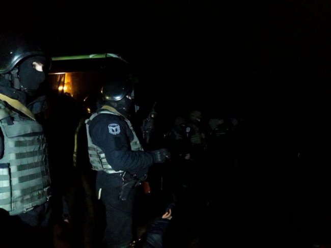 На Полтавщині затримали понад 40 рейдерів, які намагалися захопити агрофірму