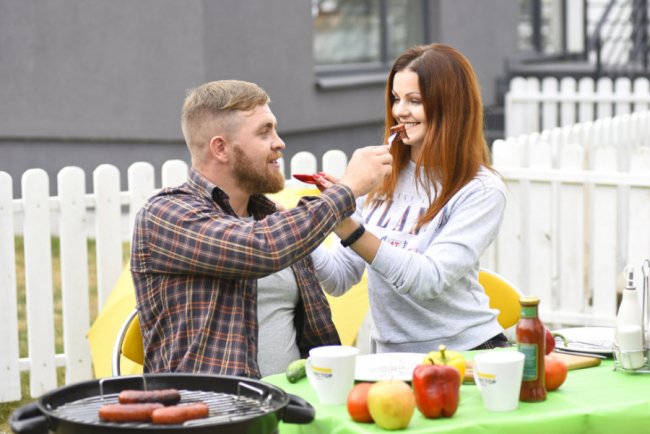 Осінні барбекю-посиденьки: луцький фотограф зазнімкував молоду пару на відпочинку в «Оріоні»*