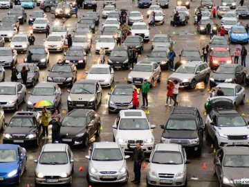 Сотні машин, несподіванки від Novellina і неймовірні емоції: автоконцерт БЕZ ОБМЕЖЕНЬ відгримів під Луцьком. ФОТОРЕПОРТАЖ