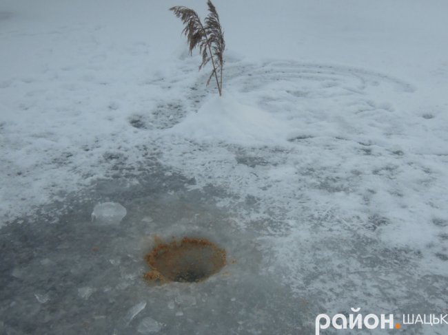 На Шацьких озерах триває риболовний сезон. ФОТО