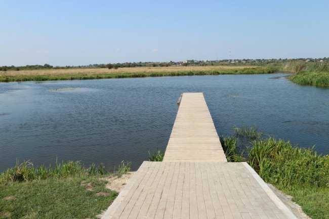 Неподалік Луцька облаштували зону відпочинку біля ставка. ФОТО