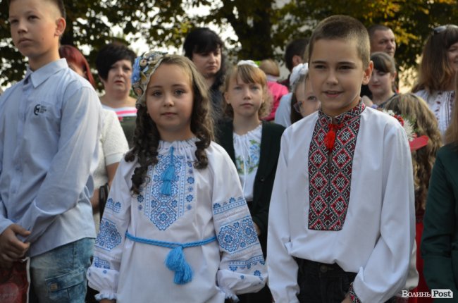 Перший дзвоник у луцькій школі №17. ФОТО