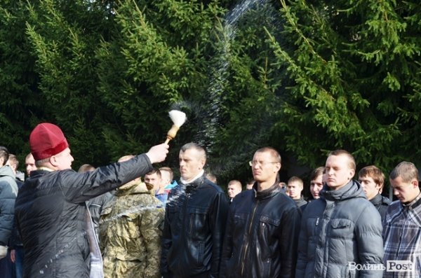 Волинські призовники поїхали на службу. ФОТО