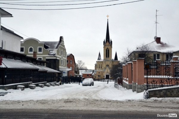 Фото снігового ранку в Луцьку