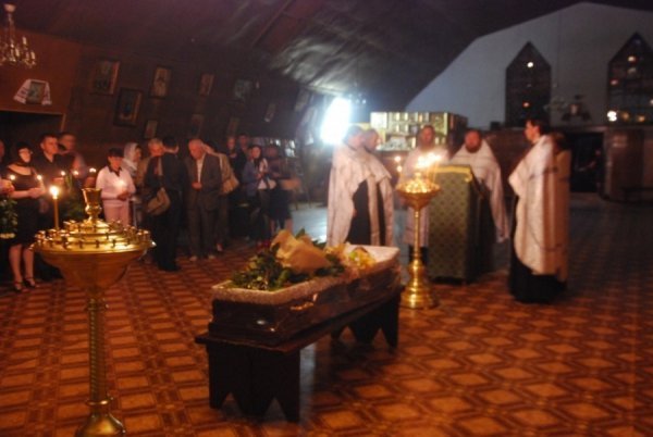 Волинську журналістку, яка померла від раку, поховали у рідному селі. ФОТО