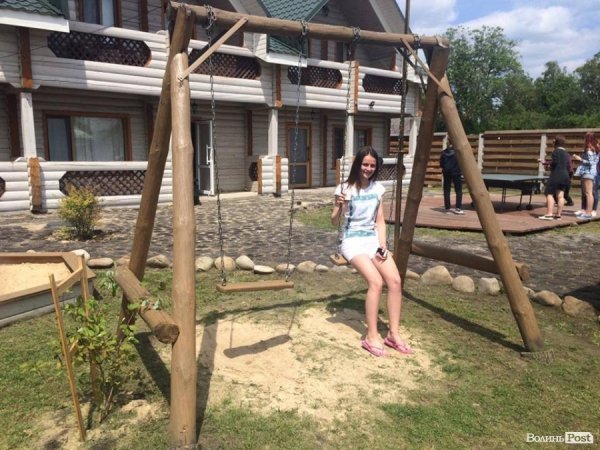 Молодіжні лідери міста Луцька розважалися на Світязі. ФОТО