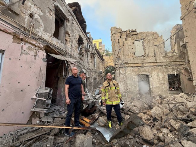 Обстріл Одеси: показали наслідки нічної російської атаки. ФОТО