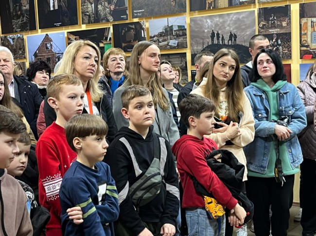 «Небу  навіщось потрібні небесні фотографи»: у Ковелі відкрили виставку робіт загиблого Героя Максима Бурди