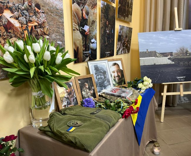 «Небу  навіщось потрібні небесні фотографи»: у Ковелі відкрили виставку робіт загиблого Героя Максима Бурди