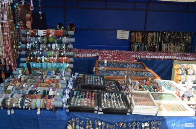 Місце для вигідного шопінгу: у Луцьку відкрився Харківський ярмарок*