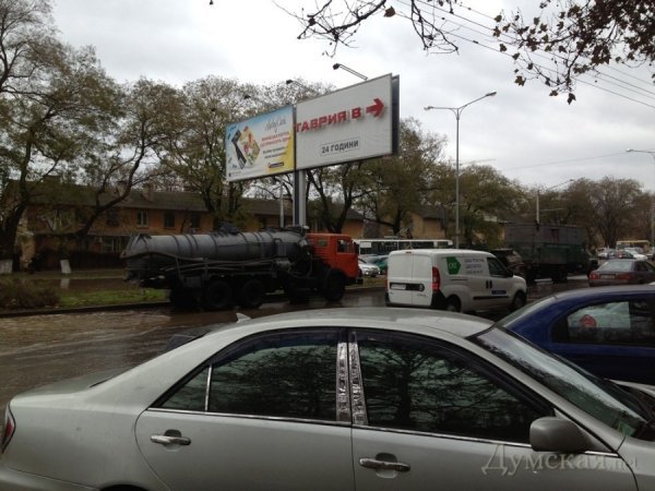 Через аварію в Одесі ‒ транспортний колапс. ФОТО. ВІДЕО
