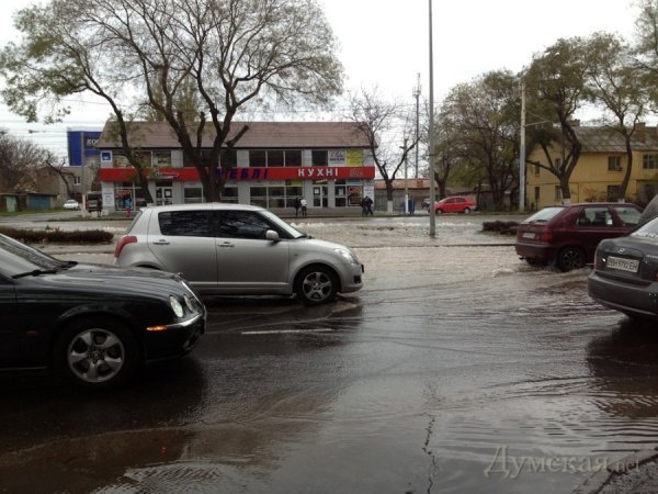 Через аварію в Одесі ‒ транспортний колапс. ФОТО. ВІДЕО