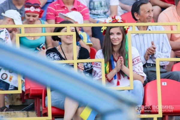 Марш фанів «За єдність України» у Луцьку. ФОТО