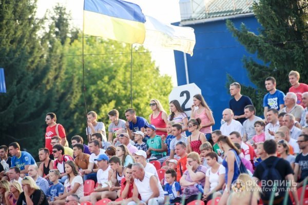 Марш фанів «За єдність України» у Луцьку. ФОТО