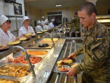 Суд розблокував перехід армії на нову систему харчування