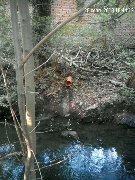 У Луцьку муніципали знайшли можливі джерела смороду у місті. ФОТО