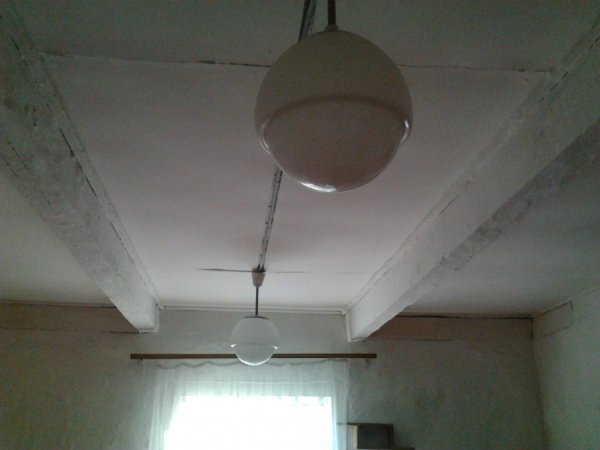 Сільські реалії під Луцьком: школа-курник. ФОТО