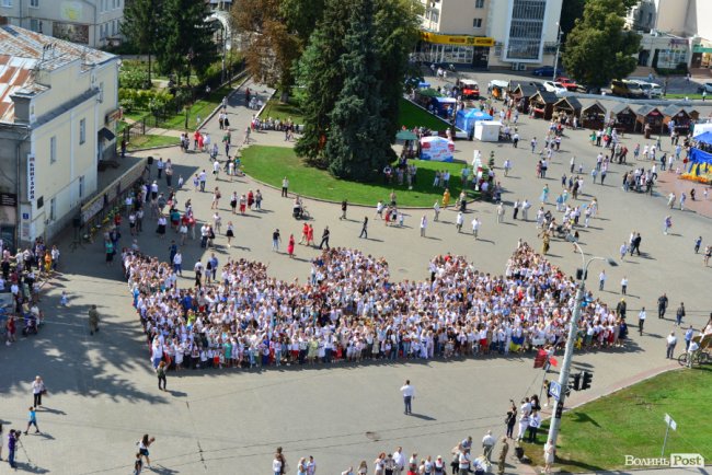 Як виглядала корона Вітовта з даху ЦУМу у Луцьку. ФОТО