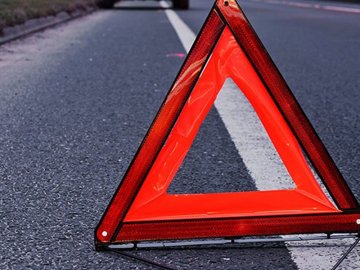 Неподалік Львова легковик врізався у вантажівку, якою керував волинянин