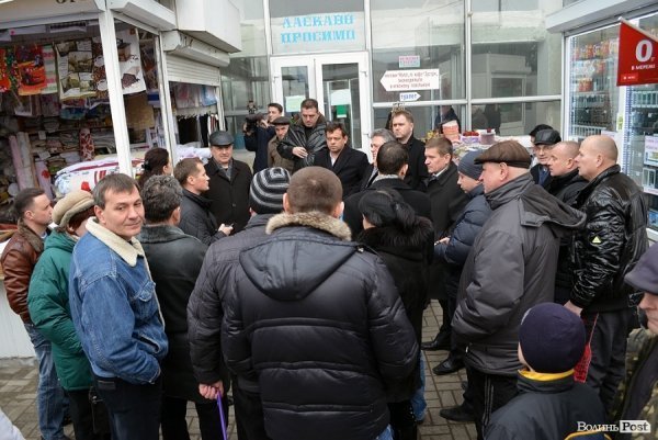 На Варшавському ринку в Луцьку – «війна». ФОТО. ВІДЕО