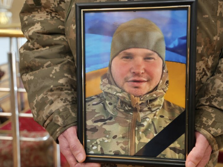 Загинув на Сумщині: у Луцьку попрощалися з воїном Артемом Зубком. ФОТО