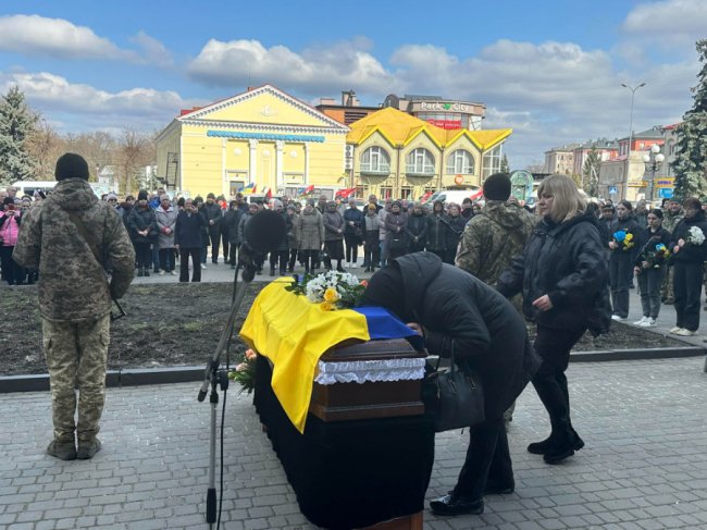 «Народився в росії, однак у його серці – Україна»: у Ковелі попрощались з Героєм Олександром Галенком