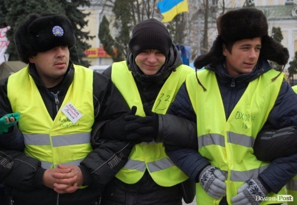 У Луцьку вчили, як оборонятися від «Беркута» і «тітушків». ФОТО. ВІДЕО