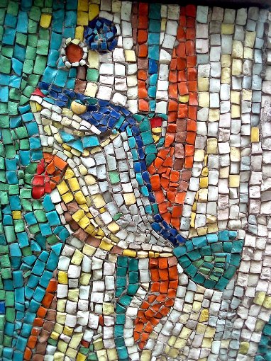 Радянські мозаїки на фасадах луцьких будинків. ФОТО