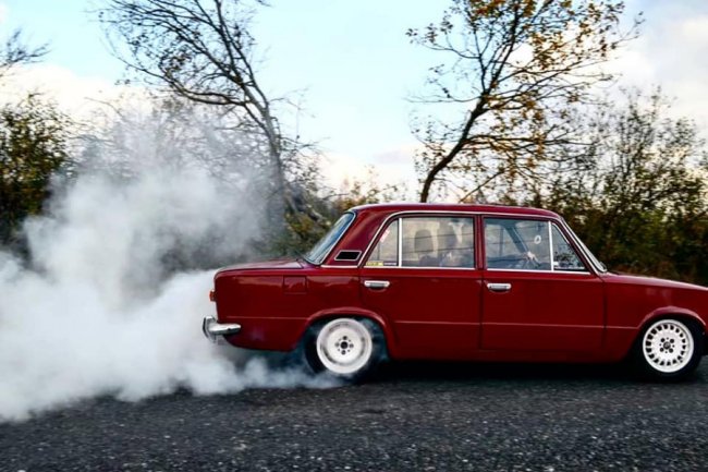 Для залізних коней Луцького автомотоклубу влаштували фотосесію. ФОТО