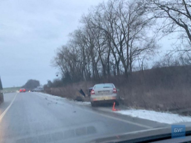 На Волині сталась аварія за участі трьох автівок. ФОТО