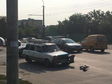 У Луцьку зіткнулися два легковики: постраждала жінка. ФОТО