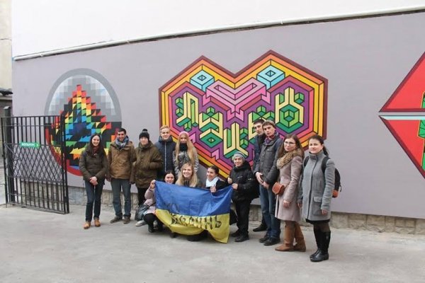 До Луцька приїжджала кримськотатарська молодь. ФОТО