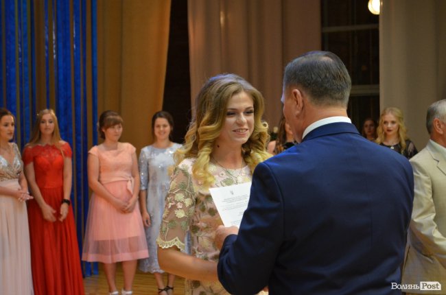 «Ви наша надія»: у луцькому педколеджі – випускний. ФОТО