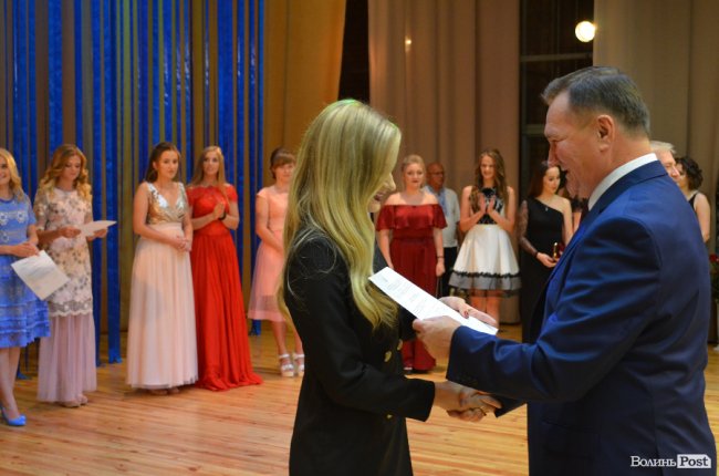 «Ви наша надія»: у луцькому педколеджі – випускний. ФОТО