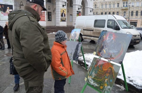 У центрі Києва - виставка картин із зони АТО. ФОТО 