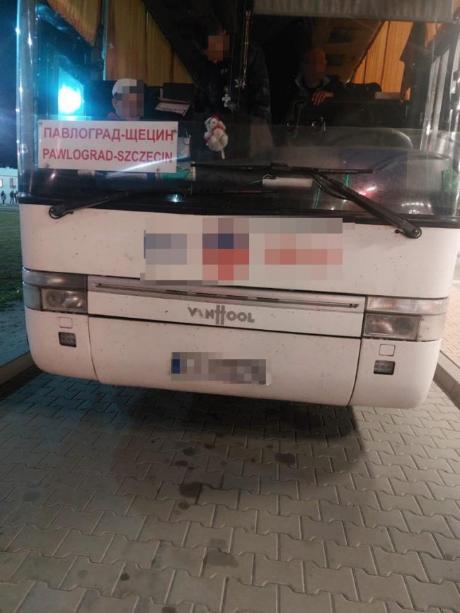 На волинському кордоні собаки знайшли наркотики у двох чоловіків. ФОТО