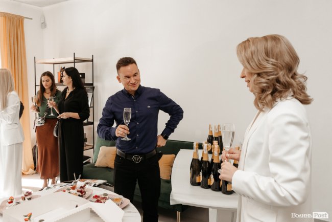 У Луцьку відкрили меблевий шоурум BESELL*