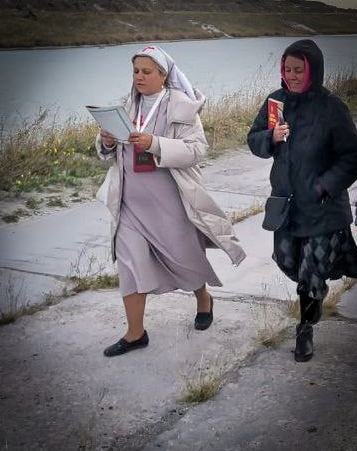 У Маріуполі віряни РПЦ виганяли демонів «Азову» та ЗСУ з території заводу