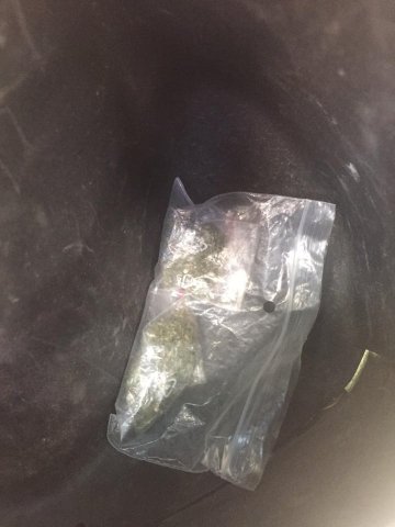 У Луцьку затримали скутериста під дією наркотиків і зі зброєю. ФОТО