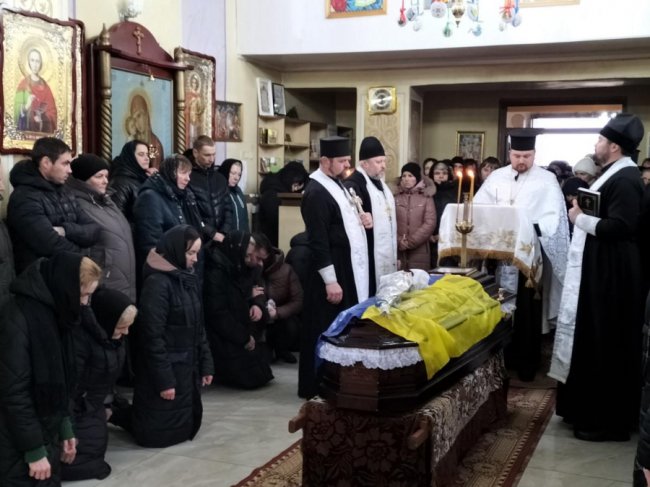 Скорботний день: на Волині попрощалися із воїном Олегом Патіюком