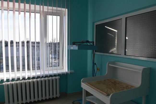 Лінолеум замінили на плитку: показали ремонт у луцькому пологовому будинку. ФОТО