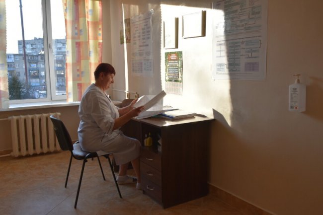 Лінолеум замінили на плитку: показали ремонт у луцькому пологовому будинку. ФОТО