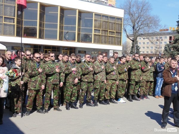 «Зраді стоп!» – Народне віче у Луцьку. ФОТО